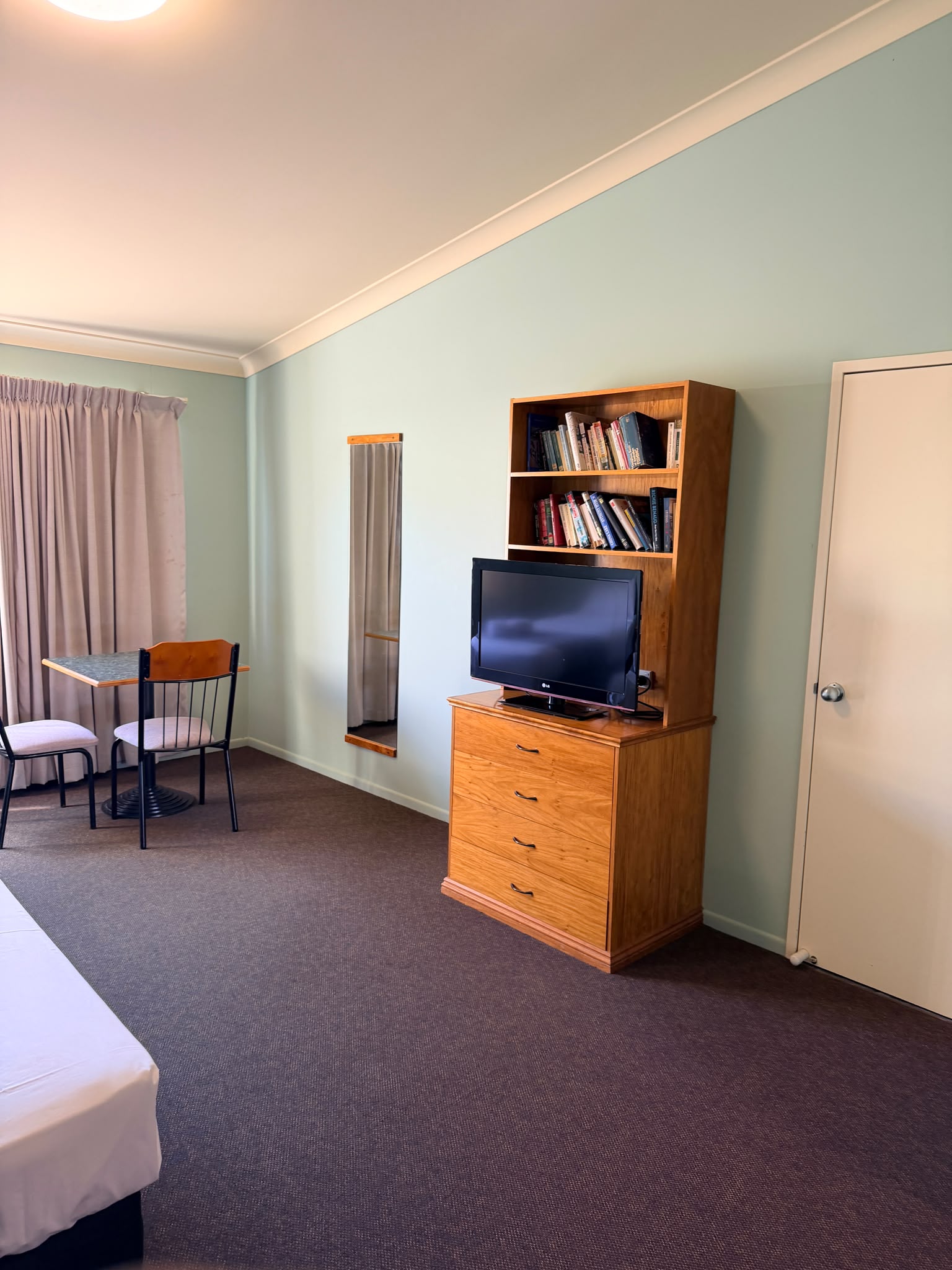 executive queen room(one) Image